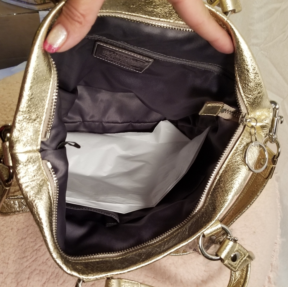 New Gold Coach Poppy🛍 - Picture 7 of 12